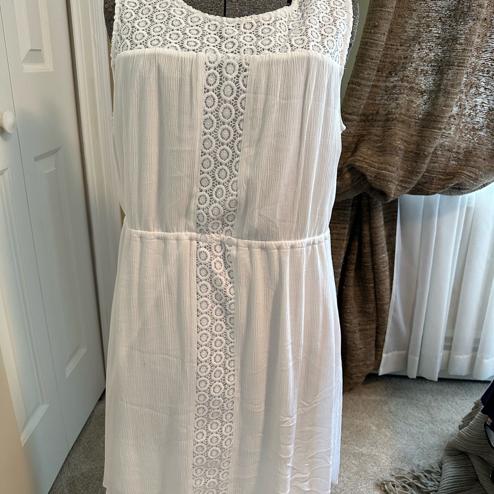 White Scoop Neck Sleeveless Mini Sundress with Eyelet Detailing